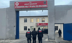 Afyonkarahisar'da jandarma operasyonu: 8 yıl 4 ay cezası bulunan şahıs yakalandı