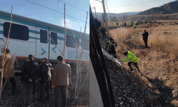 Ankara'da seyir halindeki tren raylara düşen kayaya çarptı