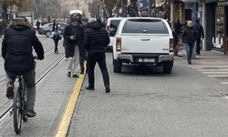 Eskişehir’de tramvay yolunda bıktıran manzara