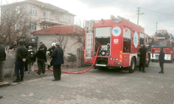 Tekirdağ'da garajda başlayan yangın eve sıçradı