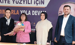 AK Parti Odunpazarı İlçe Kadın Kolları'nda bayrak değişimi