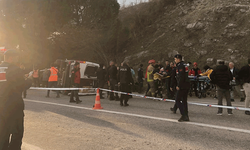 Balıkesir'de kaza! Minibüs ile otomobil çarpıştı: 10'dan fazla yaralı