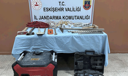 Eskişehir’de sit alanında kaçak kazıya jandarmadan suçüstü