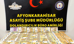 Afyon polisi 65 bin 500 euro dolandırılan kişiyi bularak parasını iade etti