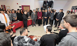 Afyon'da Vali Yiğitbaşı'ndan Süleyman Demirel Fen Lisesi'ne ziyaret