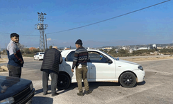 Antalya'da meydana gelen trafik kazasında baba ve oğlu yaralandı