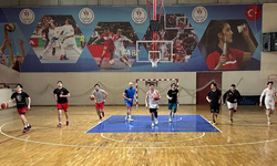 Gökmeydan spor Salonu'nda basketbol heyecanı sürüyor