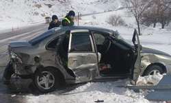 Malatya karayolunda tır kazası: 2 kişi yaralandı