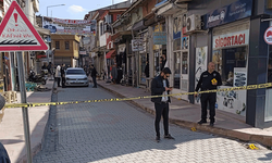 Afyon'da 18 yaşındaki genç kavga ettiği kişi ile birlikte 5 kişiyi yaraladı