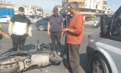 Antalya'da minibüs ile motosiklet çarpıştı: 1 yaralı