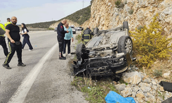 Aydın'da virajı alamayan araç takla attı