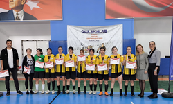 Eskişehir'in kız futsal takımı bölge şampiyonu oldu