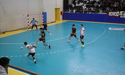 Genç sporcular futsal finalinde ter döktü