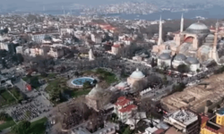 İstanbul'da Ayasofya Camii'nin kapısını kırdığı iddia edilen şüpheliye hapis cezası