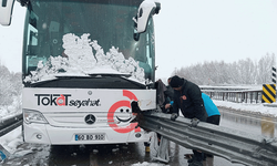 Sivas'ta korkutan kaza: İki yolcu otobüsü çarpıştı: 6 yaralı