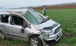 Tekirdağ'da hafif ticari araç yoldan çıkarak takla attı: 4 yaralı