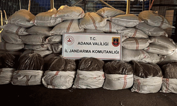 Adana'da kaçak tütün operasyonu: Tonlarcası ele geçirildi