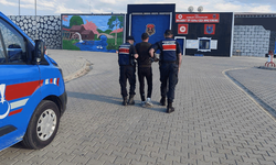 Afyon'da 3 yıl hapis cezasıyla aranan şahıs jandarmadan kaçamadı