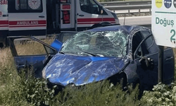 Afyon'da kontrolden çıkan otomobil takla attı: 2 yaralı