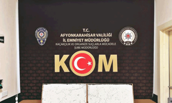 Afyon'da polis 9 bin 500 adet kaçak makaron ele geçirdi