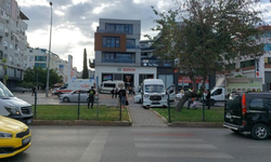 Antalya'da İki servis aracı çarpıştı