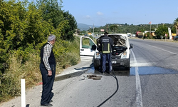 Antalya'da Seyir halindeki araç yandı