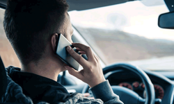 Araç kullanırken telefonla konuşmanın cezası artıyor
