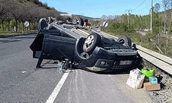 Bilecik'te çarpışan otomobillerden biri takla attı: 1 yaralı