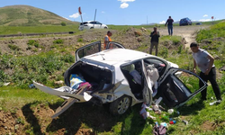 Bingöl’de trafik kazası: Baba öldü, eşi ve çocuğu yaralandı