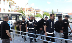 Bursa'da kaçak sigara operasyonu: 4 gözaltı