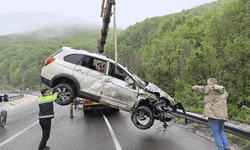 Bursa'da kontrolden çıkan araç ormanlık alana uçtu: 1 ölü 3 yaralı