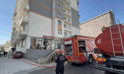 Düzce'de 6 katlı binada yangın çıktı