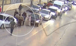 Erzincanda trafikte panik anları: Bekçiler heimlich manevrası ile bebeği kurtardı