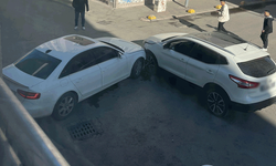 Eskişehir Balkan Caddesi'nde maddi hasarlı kaza