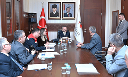 Eskişehir Valisi Aksoy Halk Günü Toplantısı'nda vatandaşlarla buluştu