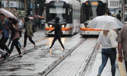 Eskişehir’de sıcaklık düşüyor, sağanak yolda