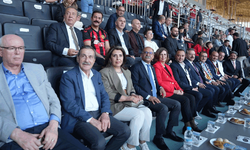 Eskişehirspor’un şampiyonluk coşkusuna protokolden yoğun katılım