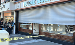 Uşak'ta bir kuyumcuya silahlı saldırı: 2 yaralı