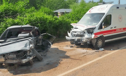 Adana'da trafik kazası: Otomobille ambulans çarpıştı