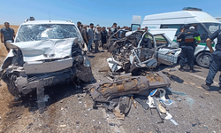 Adıyaman'da otomobil ile hafif ticari araç çarpıştı: 4 ölü 1 yaralı