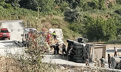 Aydın'da kum kamyonu devrildi: 1 yaralı