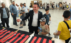 Başkan Dökmeci'den Eskişehirspor forması hediye