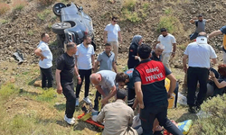 Bingöl'de kontrolden çıkan otomobil şarampole devrildi: 4 yaralı