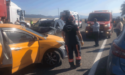 Elazığ'da taksi ile otomobil çarpıştı: 2 yaralı