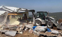 Hatay'da yaylalara inşa edilen kaçak betonarme yapılar yıkıldı