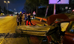 İstanbul'da bir araç kontrolden çıkarak bariyerlere çarptı