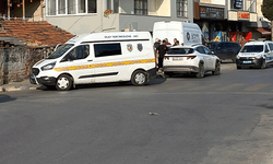 İzmir’de komşular arasında silahlı kavga: Karı-koca hastaneye kaldırıldı