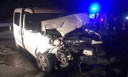 Sakarya'da traktör ile hafif ticari araç çarpıştı: 4 yaralı