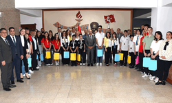 TÜBİTAK’ta dereceye giren öğrencilerden İl Millî Eğitim Müdürü’ne ziyaret