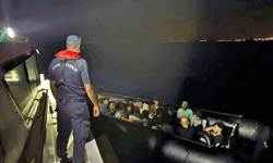 Aydın Kuşadası açıklarına 18 düzensiz göçmen kurtarıldı